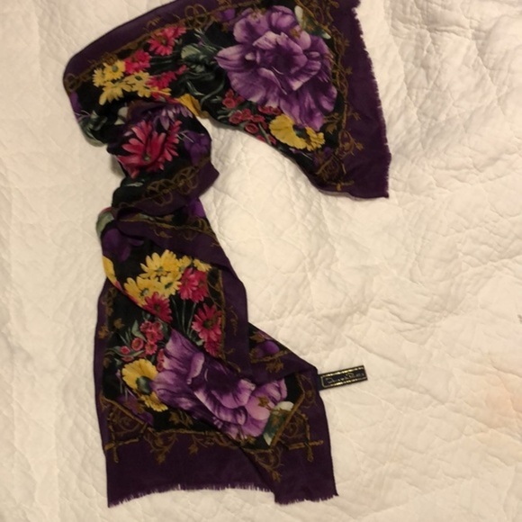 VINTAGE Oscar de la Renta Scarf (100% silk) - Picture 4 of 6